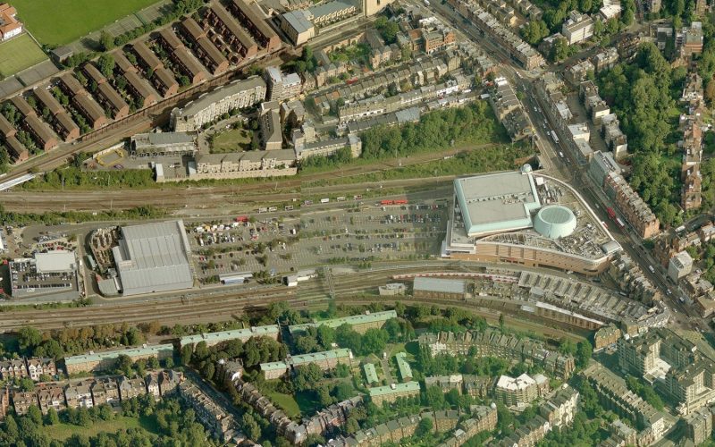 02 Centre Finchley Road 00